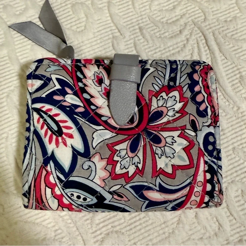 Gently Used Vera Bradley Floral Patterned Women's Wallet